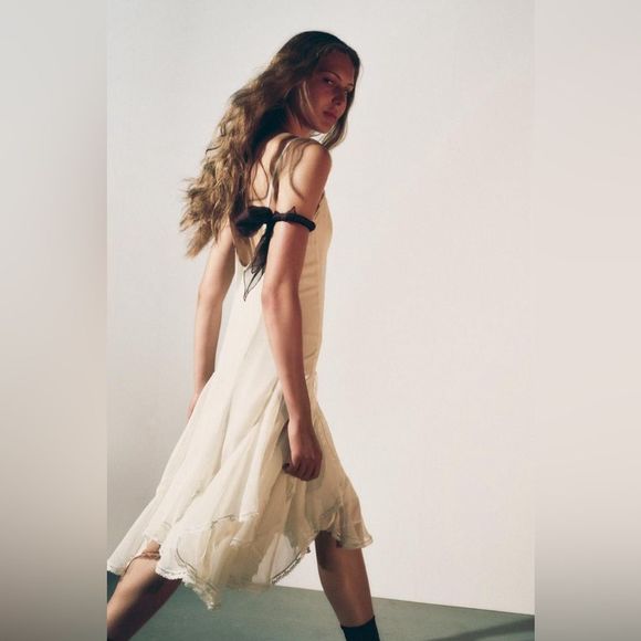 FINAL SALE ZARA NWT RUFFLED LACE MIDI DRESS ZW COLLECTION in Cream Size M Boho - Picture 3 of 15